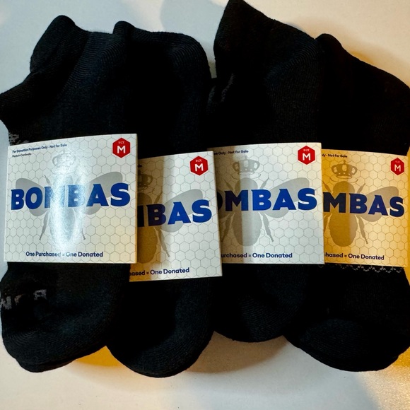 4 for less than a price of 2! / 4-pack Bombas Black Ankle Socks / NWT / Size Med - Picture 5 of 5